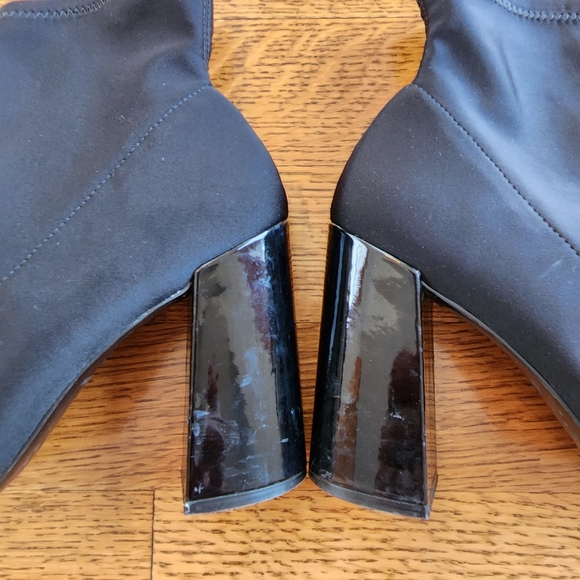 Black Bata Boots, Sz 41/ Size 10 - Block Heel - Picture 6 of 16